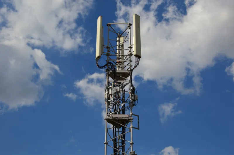 Reti Intelligenti: Come il 5G e il Machine Learning Trasformano le Telco Italiane