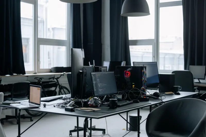 Architettura del Futuro: Come le Startup Italiane Sfidano i Giganti Globali con i Microservizi